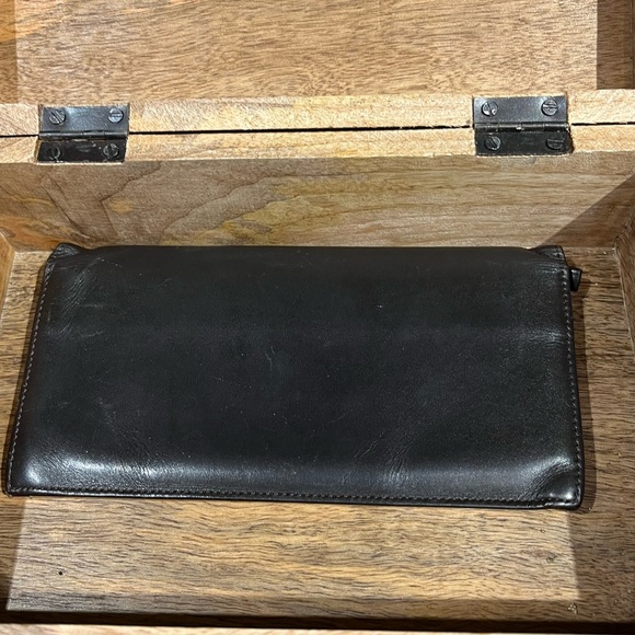 Authentic Buberry leather wallet - Picture 4 of 14